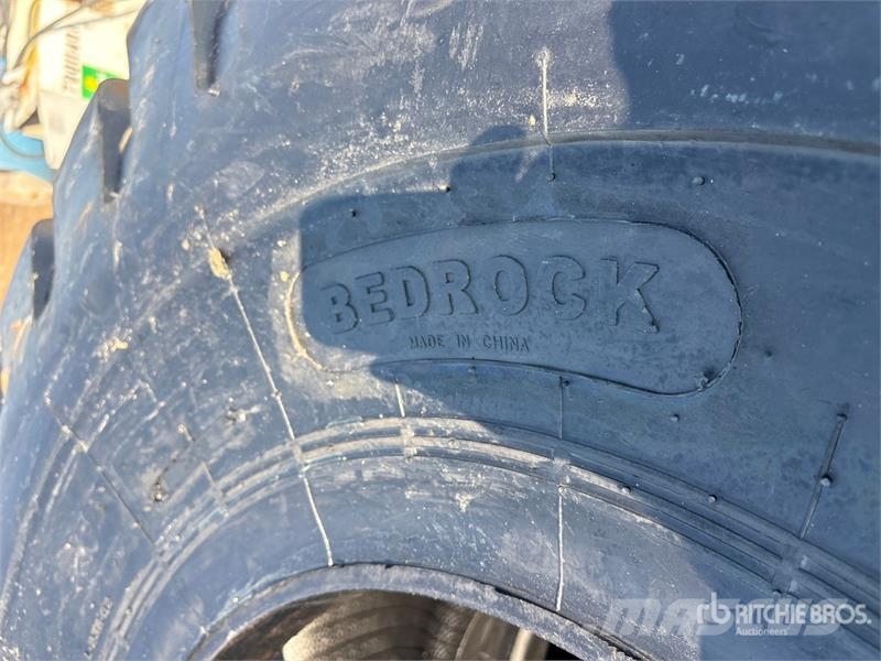 Quantity of (4) Bedrock 23.5x25 Tires (Unused) Opony, koła i felgi