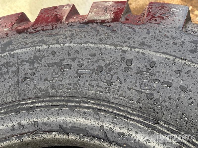 Quantity of (4) Bedrock E-3E 20.5x25 Tires (Unused Gume, točkovi i felne