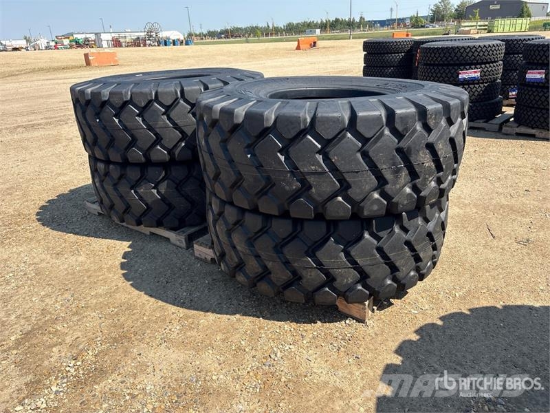 Quantity of (4) Bedrock 20.5-25 E3/L3 Tires (Unuse Opony, koła i felgi