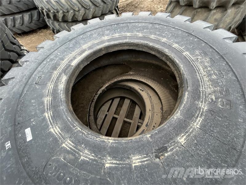  Quantity of (4) Bedrock E-3E 23.5x25 Tires (Unused Gume, točkovi i felne