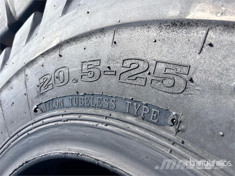 Quantity of (4) Bedrock 20.5-25 E3/L3 Tires (Unuse Opony, koła i felgi
