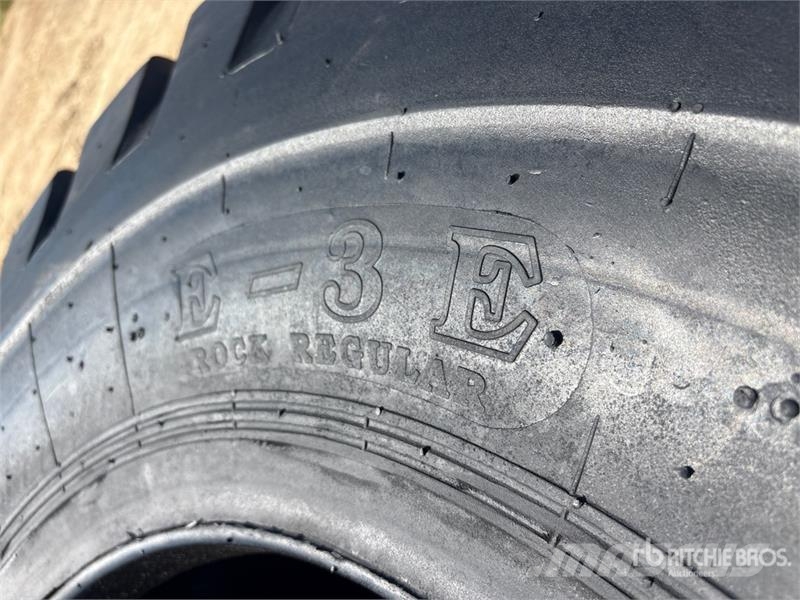 Quantity of (4) Bedrock 20.5-25 E3/L3 Tires (Unuse Opony, koła i felgi