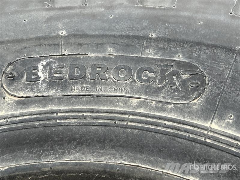  Quantity of (4) Bedrock E-3E 20.5x25 Tires (Unused Gume, točkovi i felne
