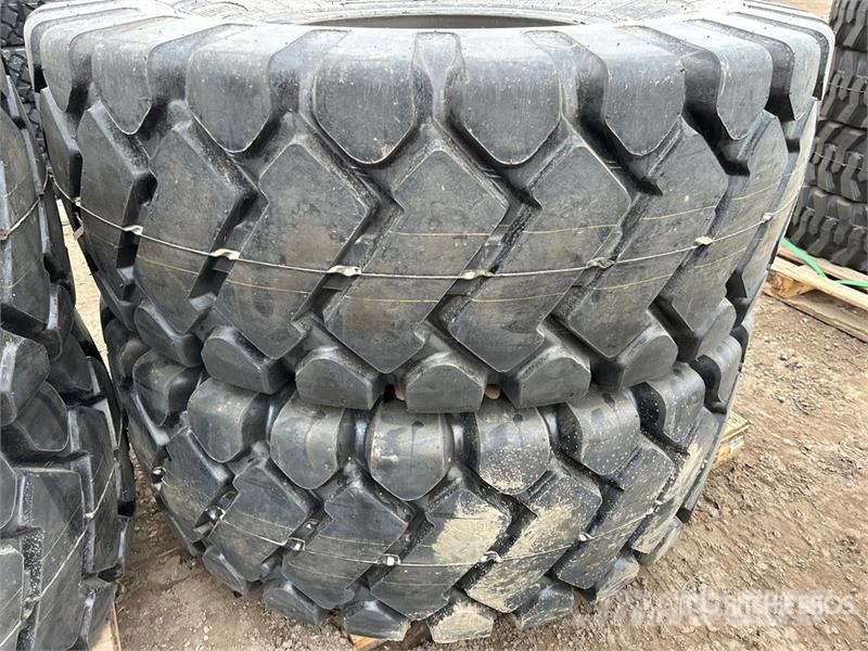  Quantity of (4) Bedrock E-3E 23.5-25 Tires (Unused Gume, točkovi i felne