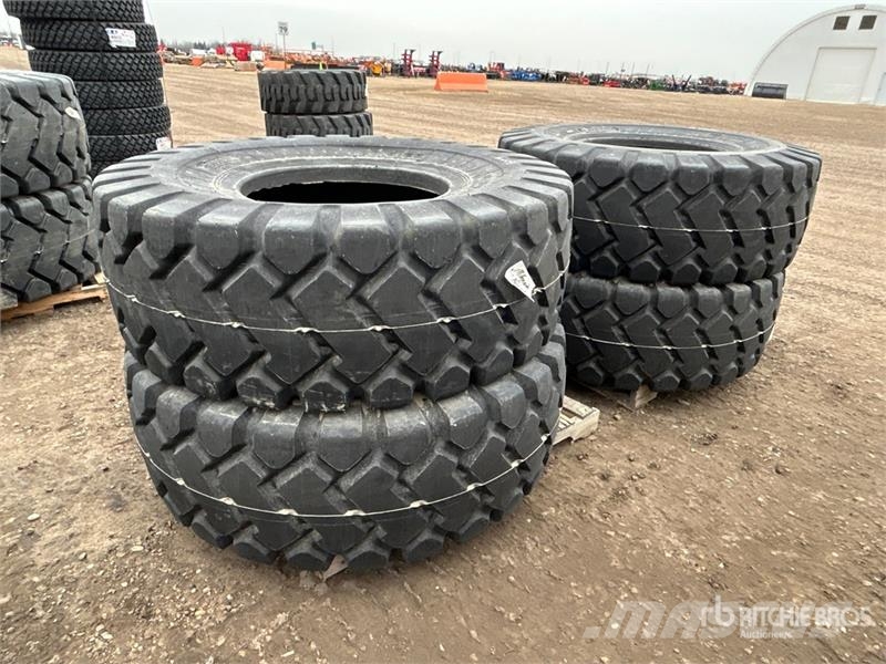  Quantity of (4) Bedrock E-3E 20.5x25 Tires (Unused Gume, točkovi i felne