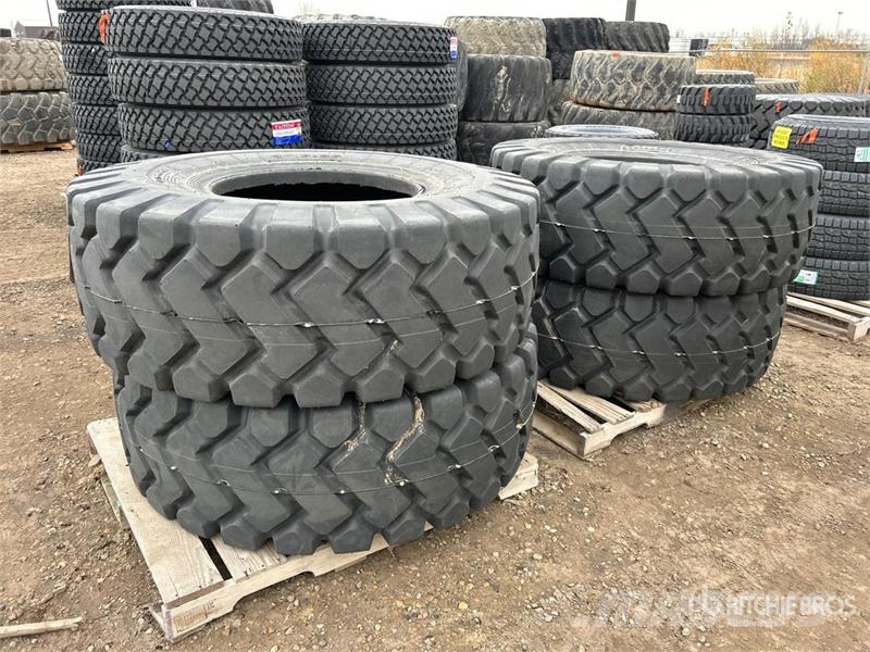  Quantity of (4) Bedrock E-3E 20.5x25 Tires (Unused Gume, točkovi i felne