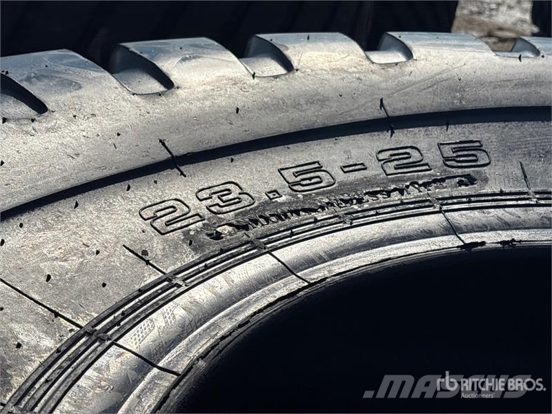 Quantity of (4) Bedrock 23.5x25 Tires (Unused) Opony, koła i felgi