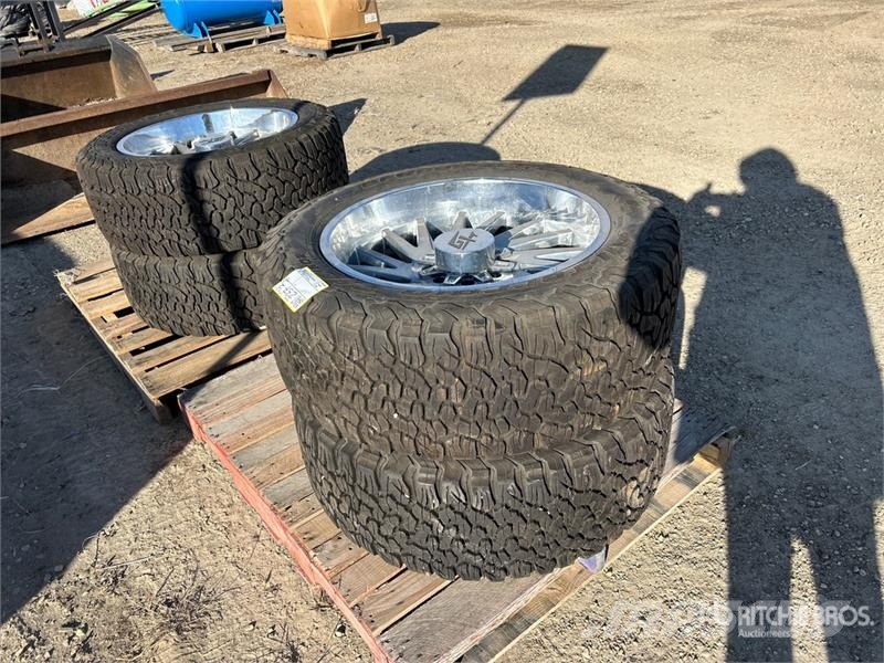 Quantity of (4) BFGoodrich All-Terrain 35x12.50R22 Gume, kotači i naplatci