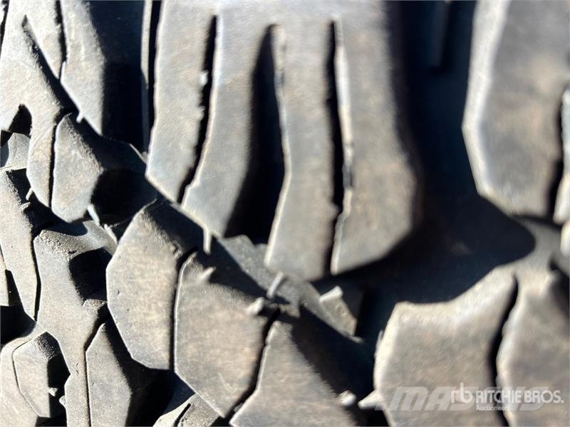 Quantity of (4) BFGoodrich All-Terrain 35x12.50R22 Gume, kotači i naplatci