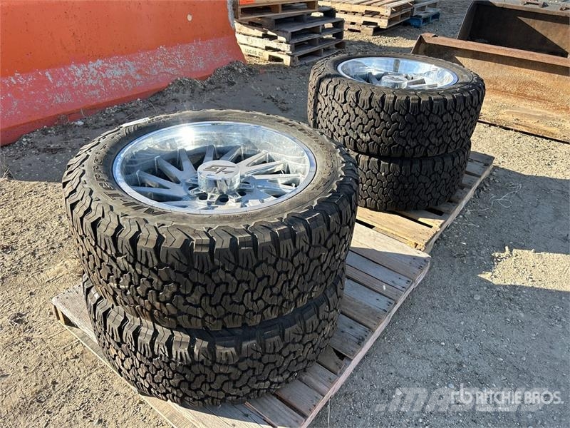 Quantity of (4) BFGoodrich All-Terrain 35x12.50R22 Gume, kotači i naplatci