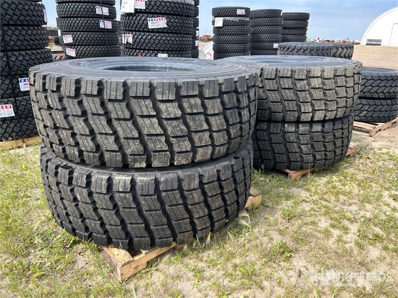 Quantity of (4) Boto 20.5R25 Tires (Unused) Tekerlekler