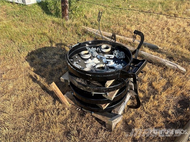 Quantity of (4) Boundary Trail Welding Bin Lids ( Drugi deli