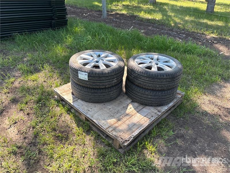  Quantity of (4) Champiro Uhpas 195/50R16 Tires - F Tyres, wheels and rims