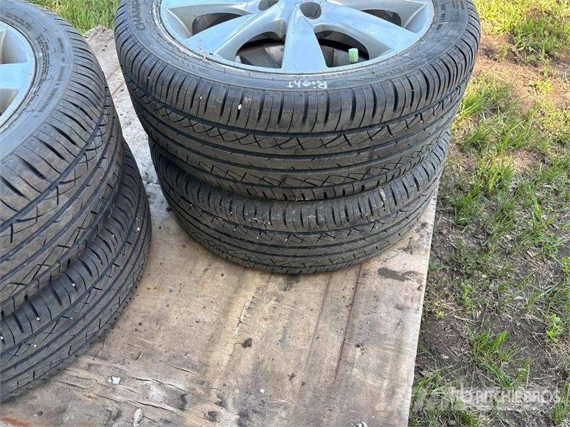  Quantity of (4) Champiro Uhpas 195/50R16 Tires - F Tyres, wheels and rims