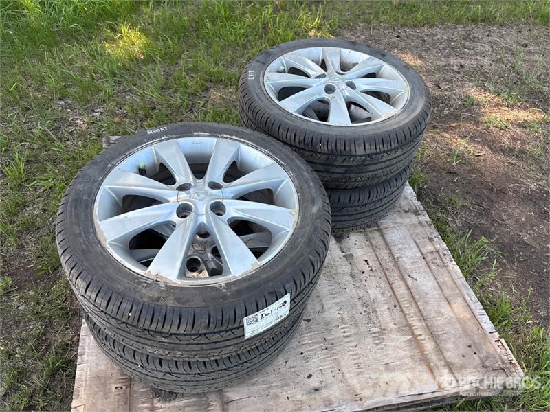  Quantity of (4) Champiro Uhpas 195/50R16 Tires - F Tyres, wheels and rims