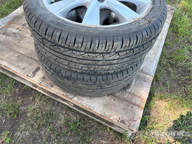  Quantity of (4) Champiro Uhpas 195/50R16 Tires - F Tyres, wheels and rims