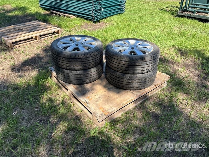  Quantity of (4) Champiro Uhpas 195/50R16 Tires - F Tyres, wheels and rims
