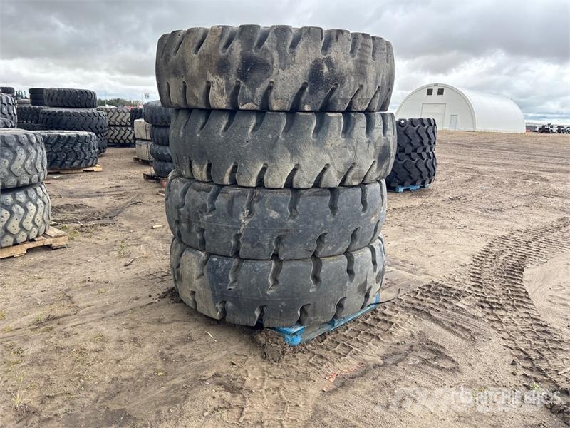 Quantity of (4) Chao yang 18.00-25 Tires Opony, koła i felgi
