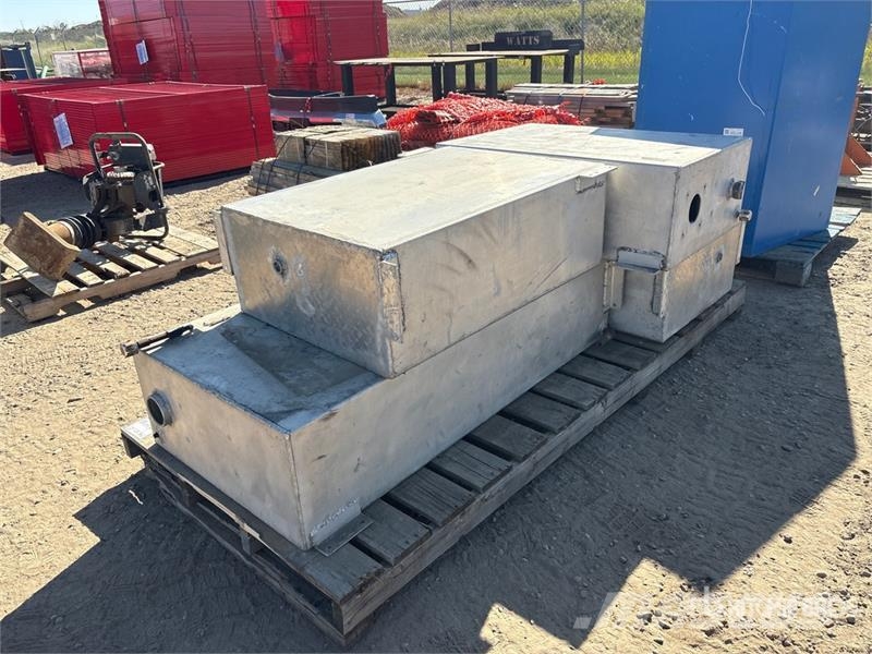 Quantity of (4) Chemical Tank Sprzęt do przeróbki