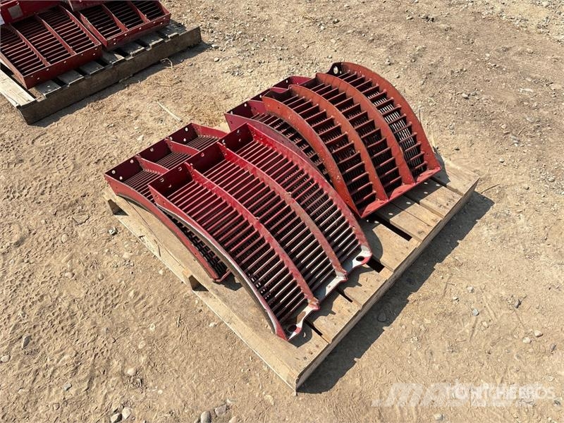Quantity of (4) Combine Concave - Fits Case IH Com Sklízecí mlátičky