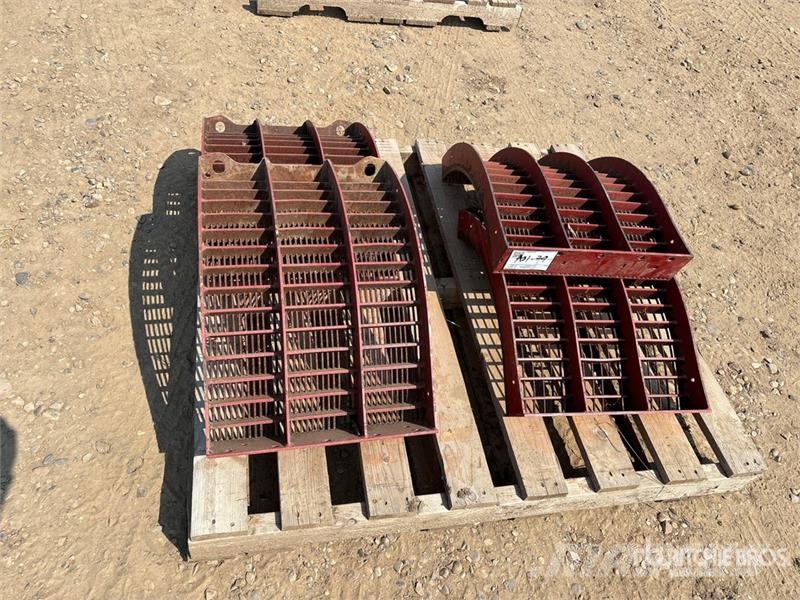 Quantity of (4) Combine Concave - Fits Case IH Com Sklízecí mlátičky