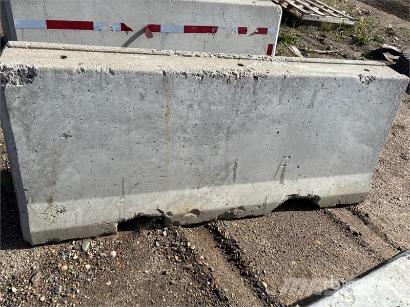 Quantity of (4) Concrete Bullard Ďalšie komponenty