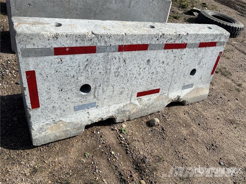 Quantity of (4) Concrete Bullard Ďalšie komponenty