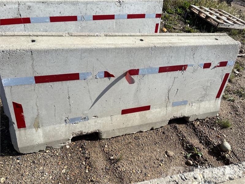 Quantity of (4) Concrete Bullard Ďalšie komponenty