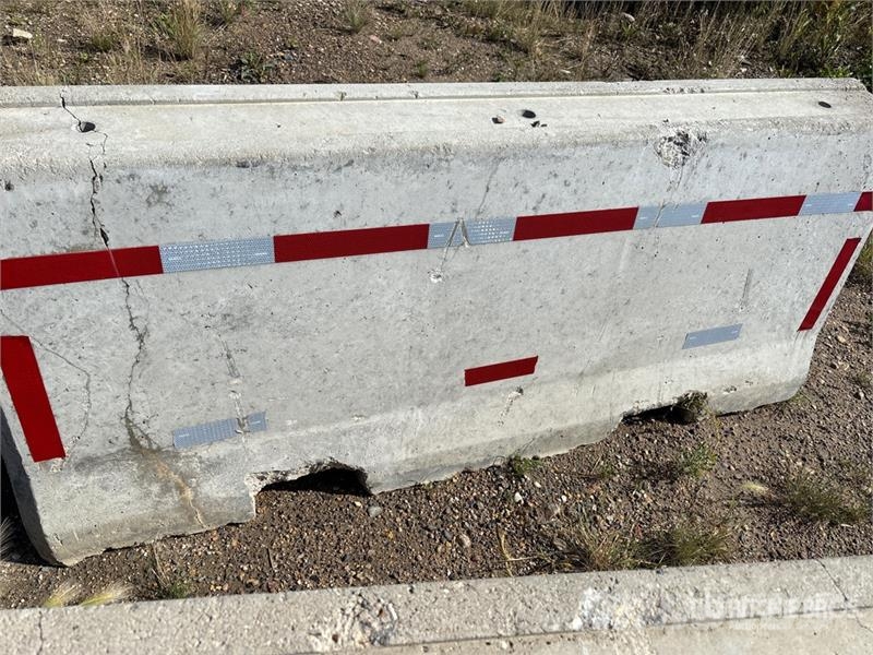 Quantity of (4) Concrete Bullard Ďalšie komponenty