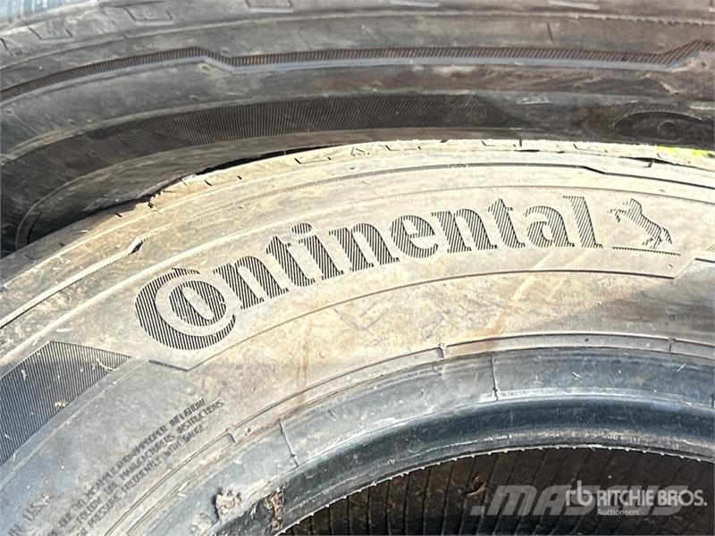 Quantity of (4) Continental 225/70R19.5 Tires Tyres, wheels and rims