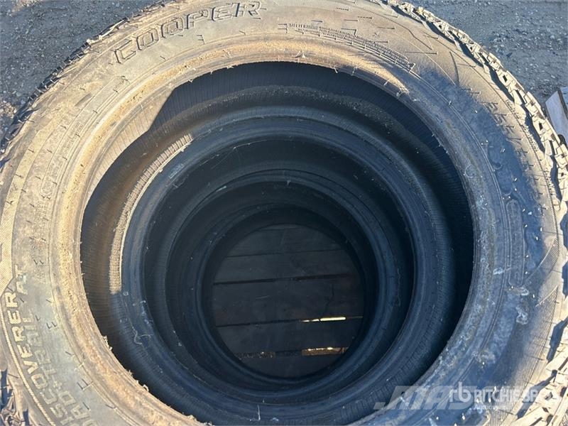 Quantity of (4) Cooper 255/55R20 Tires Шины и колёса