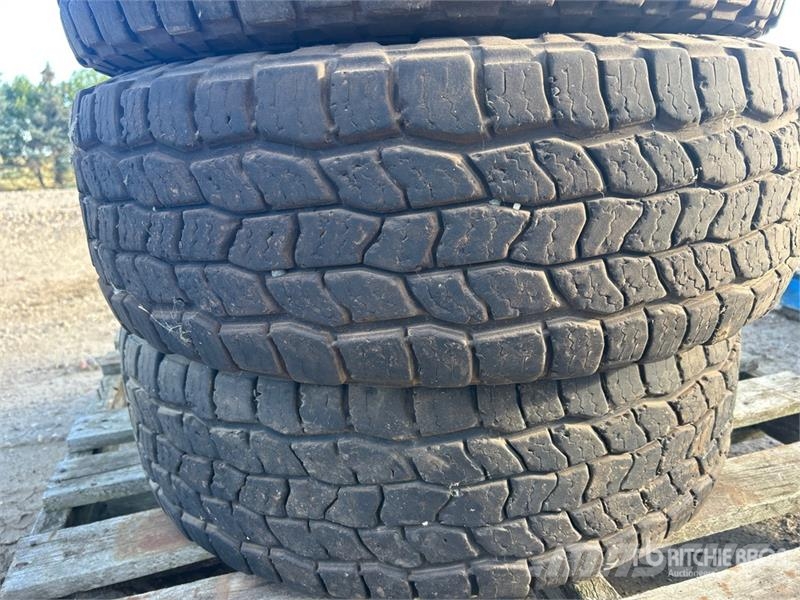  Quantity of (4) Cooper 265/65R18 Tires Llantas