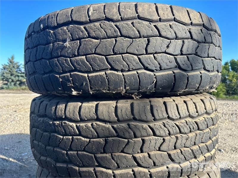 Quantity of (4) Cooper 265/70R18 Tires Шины и колёса