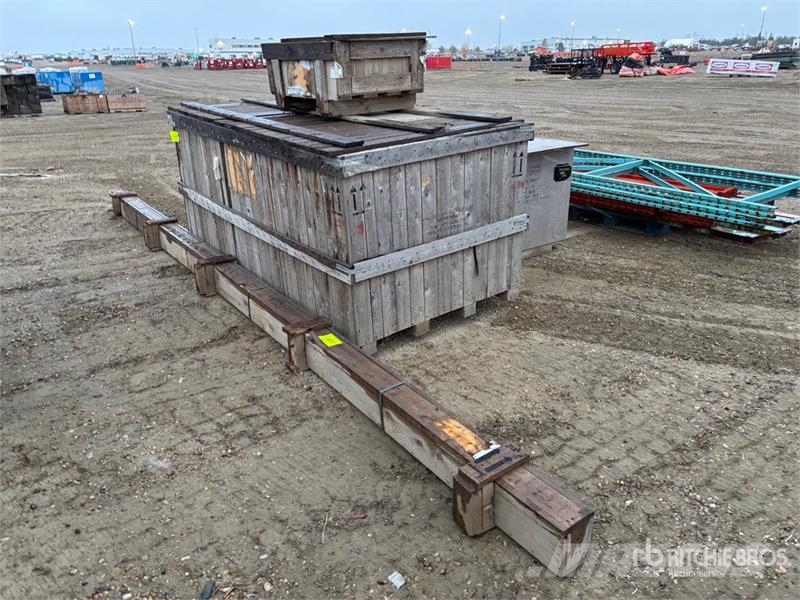  Quantity of (4) Crates of Material Hoist Dispozitive de ridicare / lifturi pentru diferite materiale