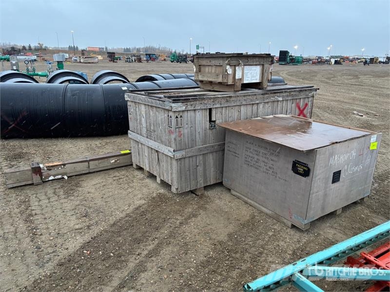  Quantity of (4) Crates of Material Hoist Dispozitive de ridicare / lifturi pentru diferite materiale