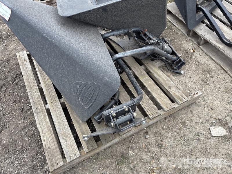 Quantity of (4) Crop Dividers - Fits Agri-Fac Cond Foredlings- og lagerhåndteringsutstyr - Annet