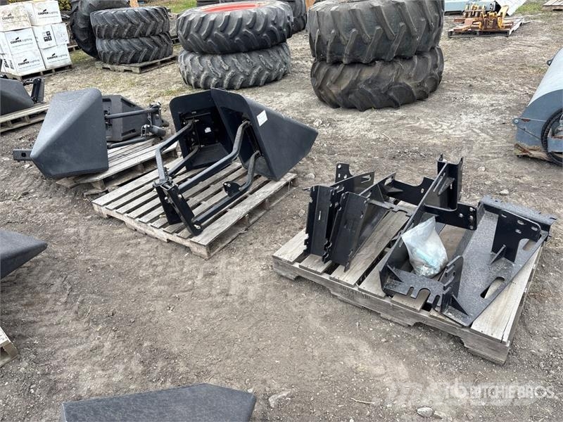 Quantity of (4) Crop Dividers - Fits Agri-Fac Cond Foredlings- og lagerhåndteringsutstyr - Annet