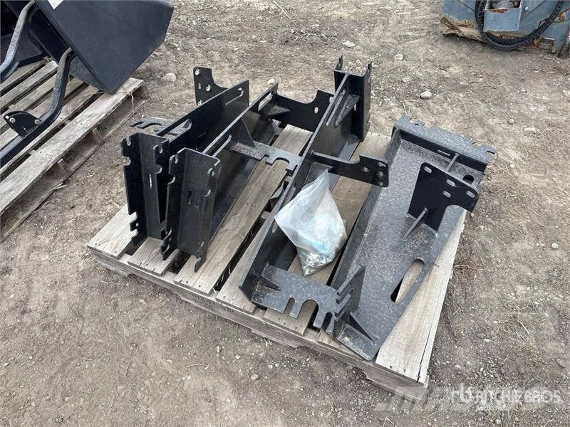 Quantity of (4) Crop Dividers - Fits Agri-Fac Cond Foredlings- og lagerhåndteringsutstyr - Annet
