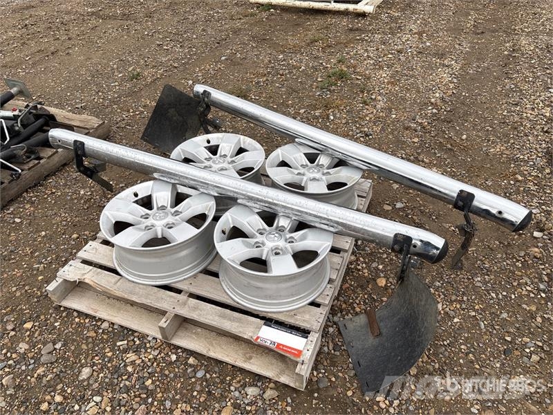 Quantity of (4) Dodge 5 Bolt Rims 운송 장비 - 기타