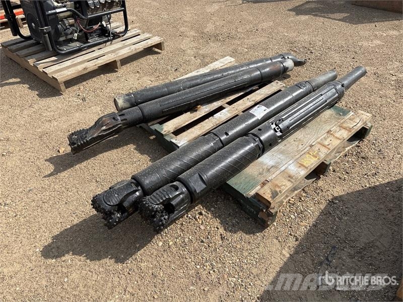 Quantity of (4) Drill Heads Öl- und Gasbohrgeräte