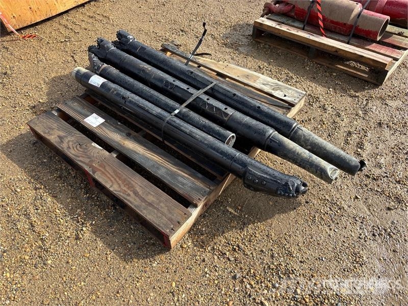 Quantity of (4) Drill Heads Öl- und Gasbohrgeräte