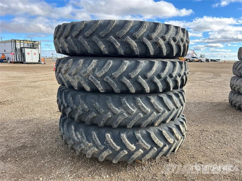 Quantity of (4) Firestone Radial 9100 380/105R50 T Gume, kotači i naplatci
