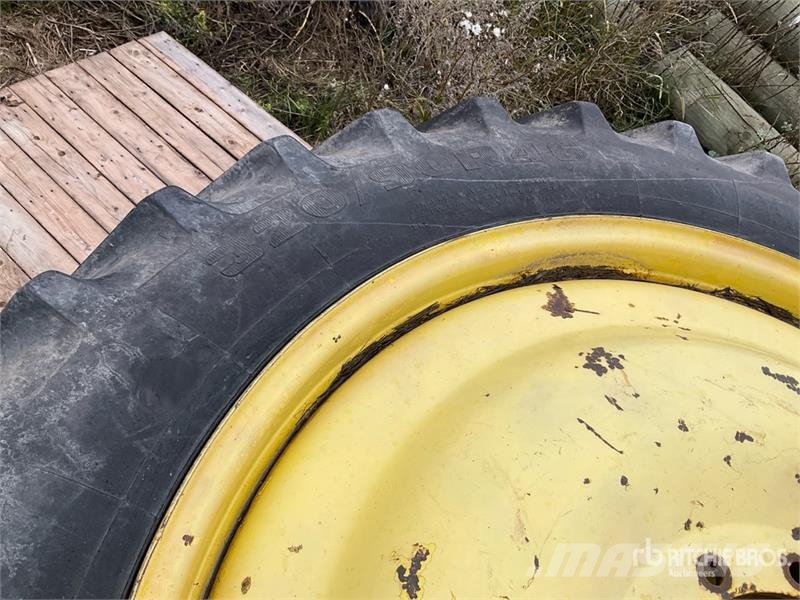  Quantity of (4) Firestone 320/90R46 Sprayer Tires Ostale poljoprivredne mašine