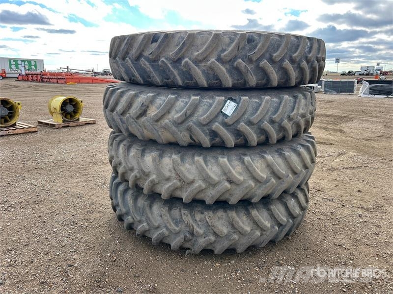 Quantity of (4) Firestone 380/105R50 Tires - Fits Gume, kotači i naplatci