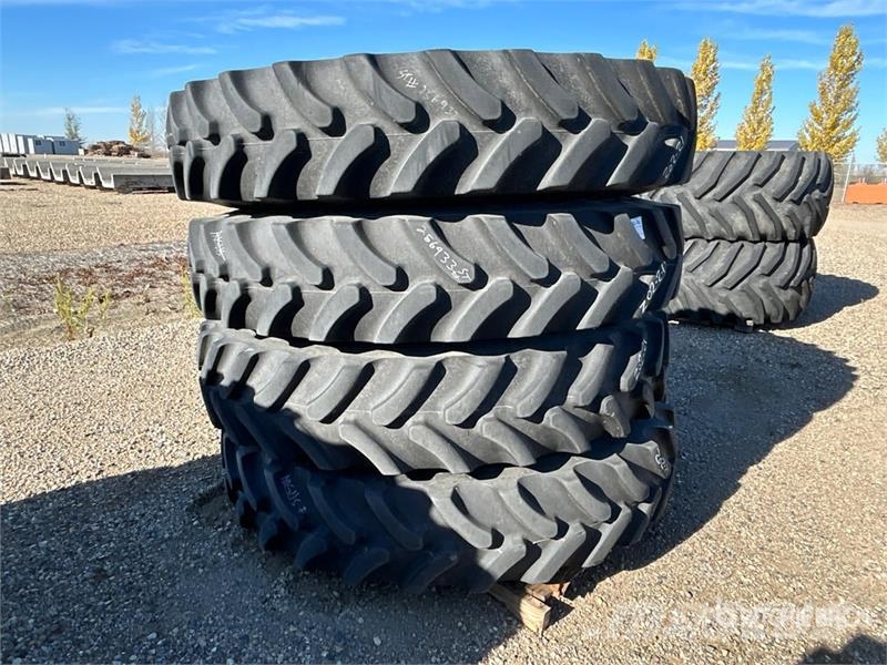 Quantity of (4) Firestone Radial All Traction RC 轮胎、车轮、轮圈