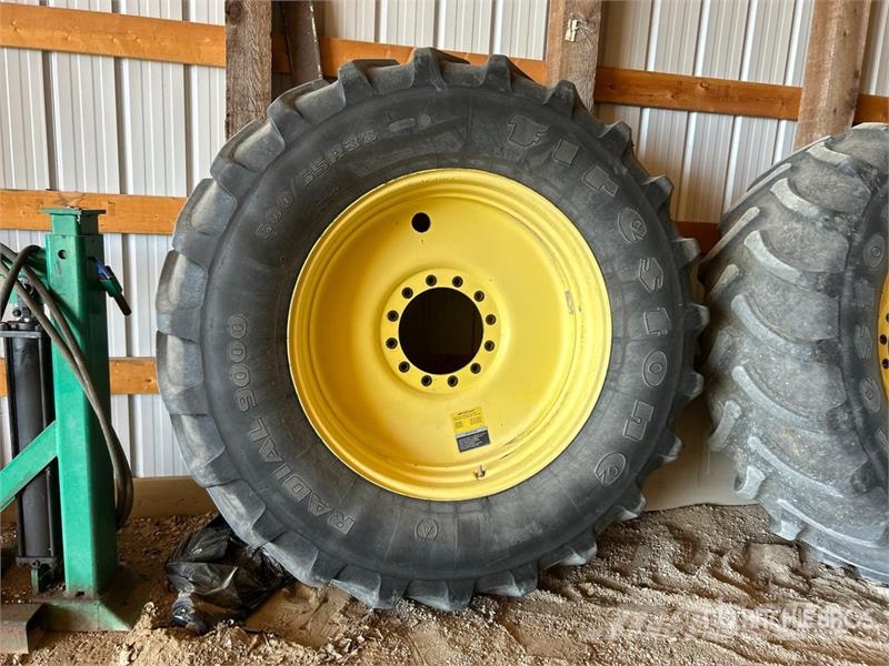  Quantity of (4) Firestone 600/65R38 Tires Ruedas