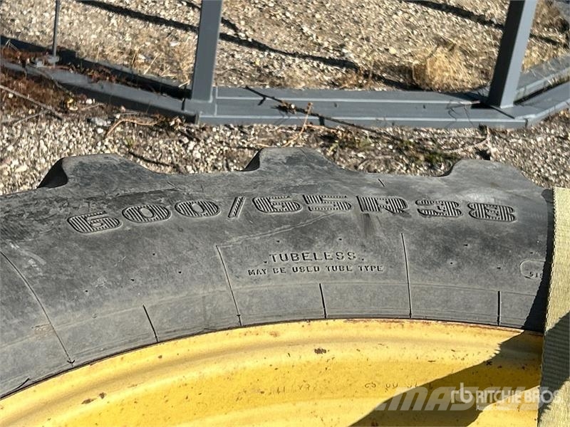 Quantity of (4) Firestone 600/65R38 Tires - Fits J Gume, točkovi i felne