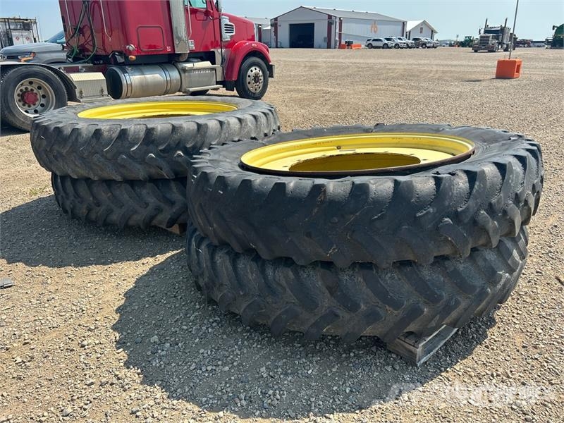 Quantity of (4) Firestone Radial 9100 380/105R50 T Opony, koła i felgi