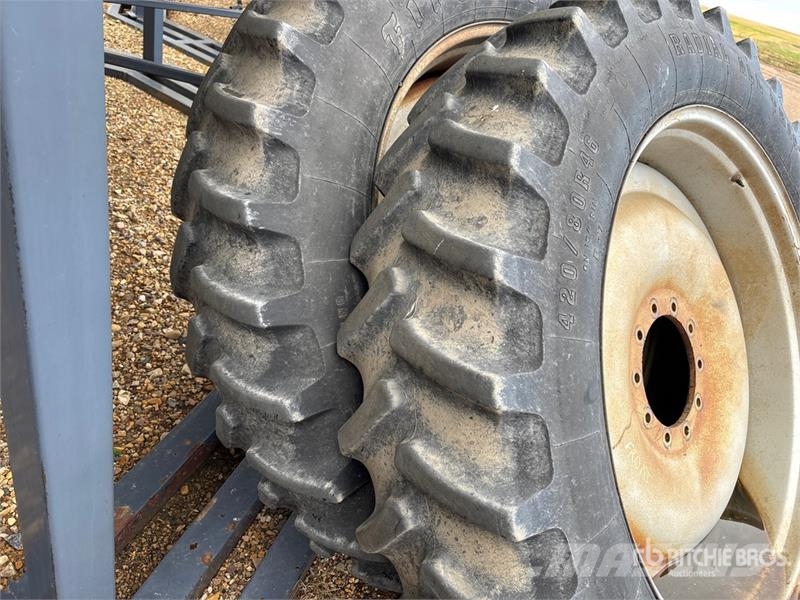 Quantity of (4) Firestone 420/80R45 Tires - Fits C Gume, točkovi i felne