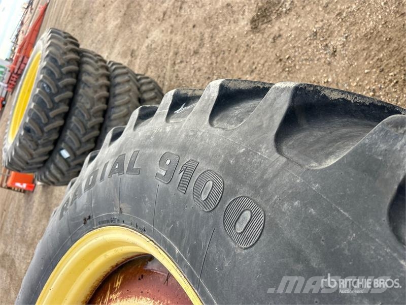 Quantity of (4) Firestone Radial 9100 380/105R50 T Gume, kotači i naplatci